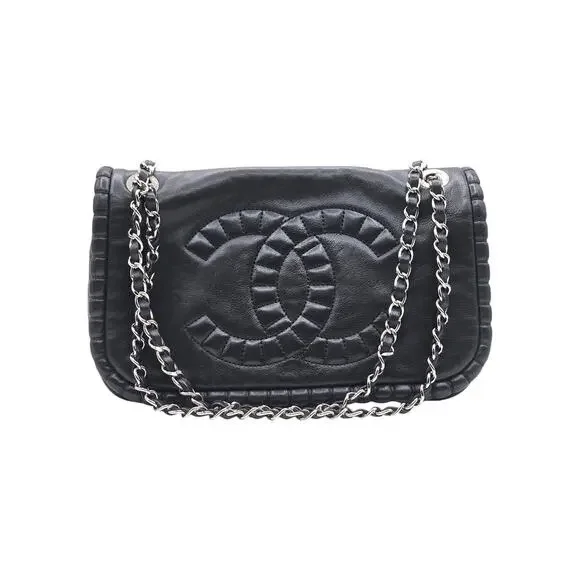 Chanel On The Bund Leather Flap Medium Shoulder Bag Silver Chain in Black - Picture 1 of 10